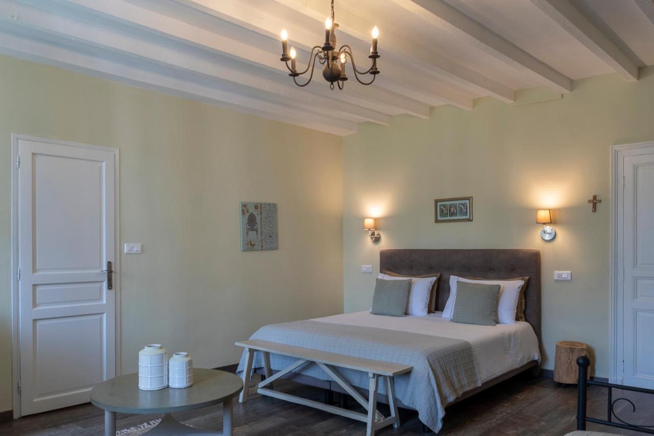 Le Chemin Bed & Breakfast *